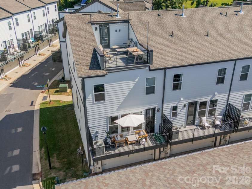 4040 Hidden Oaks Drive, Charlotte, NC 28205.  MLS# CAR4427589, YatesRealty ID 53259. 