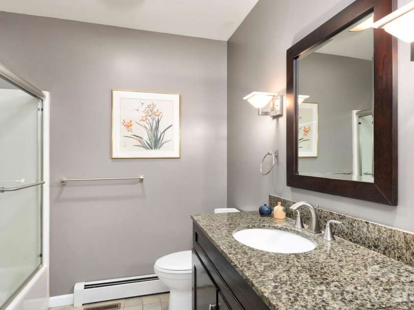 25 New Morning Place, Leicester, NC 28748.  MLS# CAR4356368, YatesRealty ID 5326. Full Bathroom