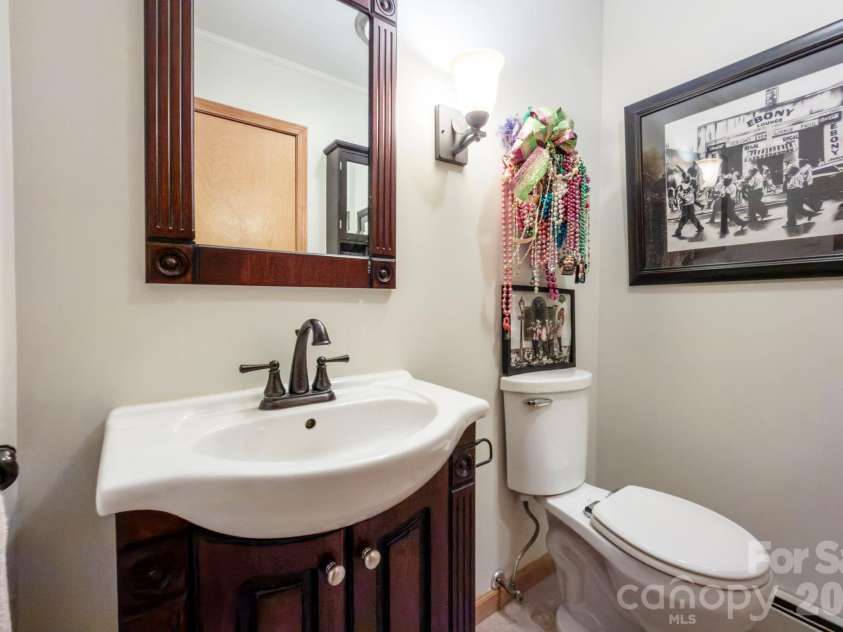 25 New Morning Place, Leicester, NC 28748.  MLS# CAR4356368, YatesRealty ID 5326. Half Bathroom