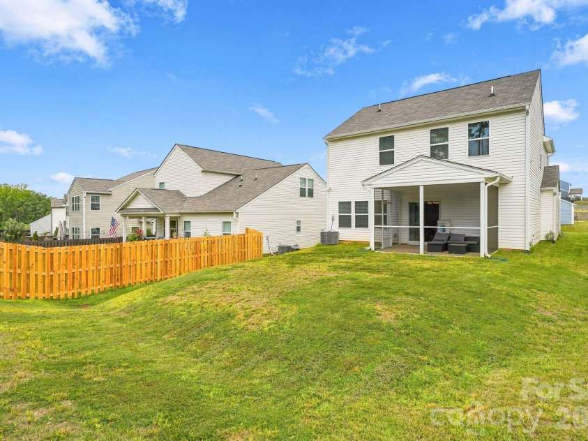 111 Batten Ridge Drive, Statesville, NC 28677.  MLS# CAR4427847, YatesRealty ID 53261. 