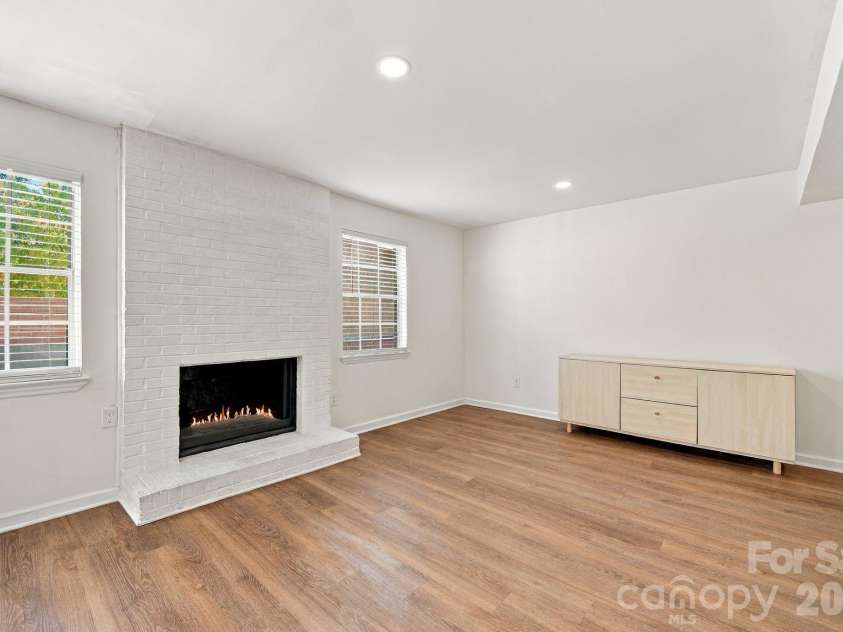 11023 Hunter Trail Lane, Charlotte, NC 28226.  MLS# CAR4428129, YatesRealty ID 53262. 