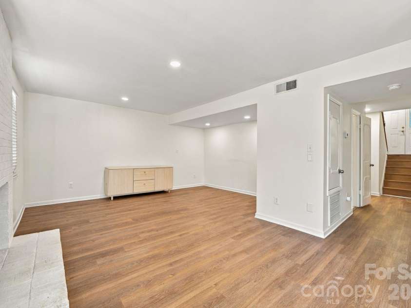11023 Hunter Trail Lane, Charlotte, NC 28226.  MLS# CAR4428129, YatesRealty ID 53262. 