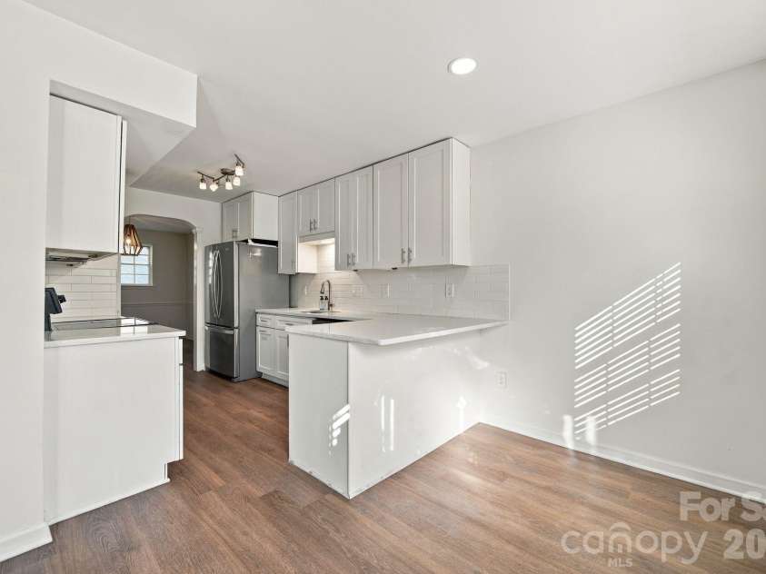 11023 Hunter Trail Lane, Charlotte, NC 28226.  MLS# CAR4428129, YatesRealty ID 53262. 