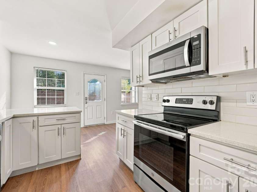 11023 Hunter Trail Lane, Charlotte, NC 28226.  MLS# CAR4428129, YatesRealty ID 53262. 