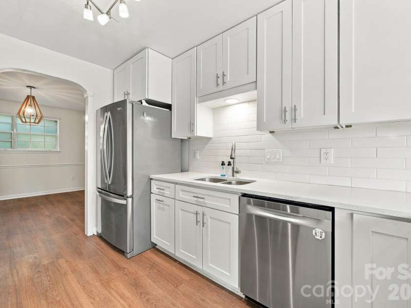 11023 Hunter Trail Lane, Charlotte, NC 28226.  MLS# CAR4428129, YatesRealty ID 53262. 