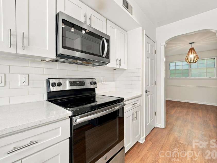 11023 Hunter Trail Lane, Charlotte, NC 28226.  MLS# CAR4428129, YatesRealty ID 53262. 