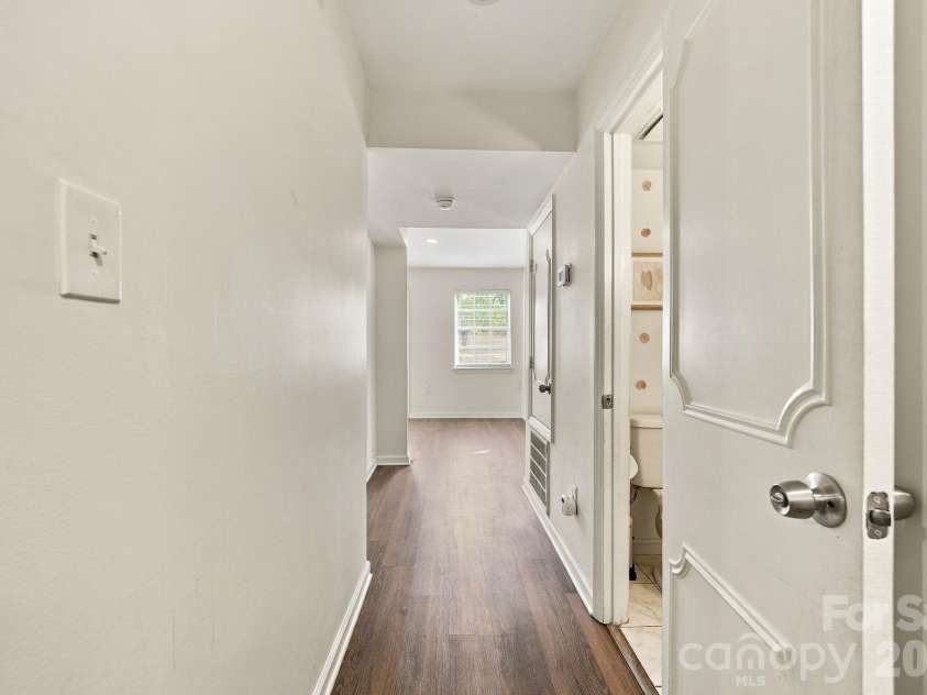 11023 Hunter Trail Lane, Charlotte, NC 28226.  MLS# CAR4428129, YatesRealty ID 53262. 
