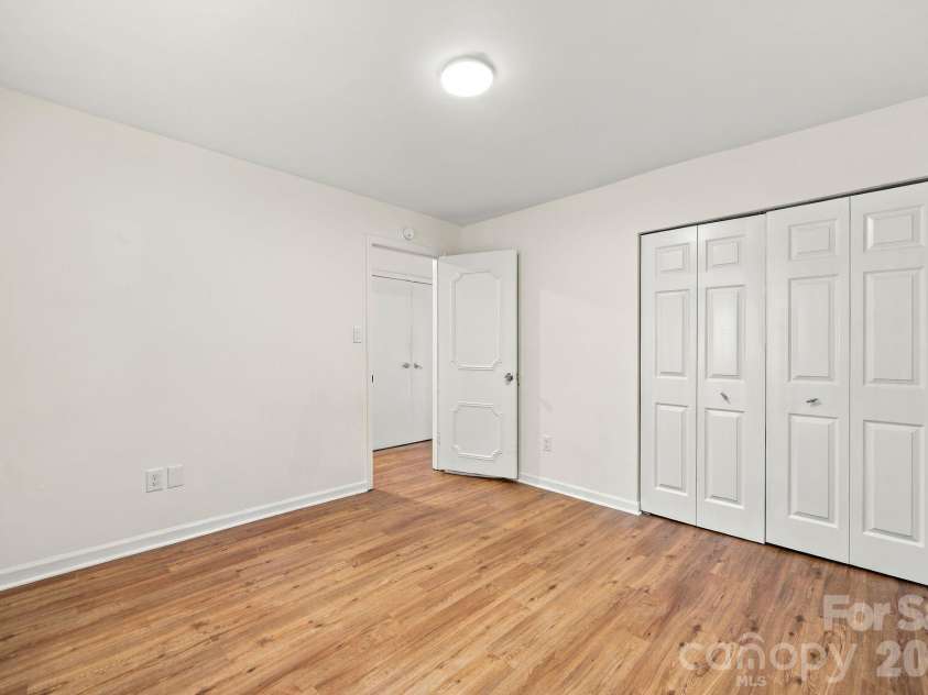 11023 Hunter Trail Lane, Charlotte, NC 28226.  MLS# CAR4428129, YatesRealty ID 53262. 