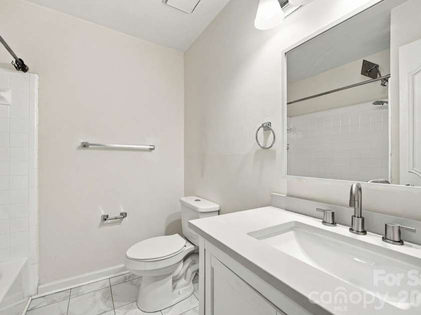 11023 Hunter Trail Lane, Charlotte, NC 28226.  MLS# CAR4428129, YatesRealty ID 53262. 