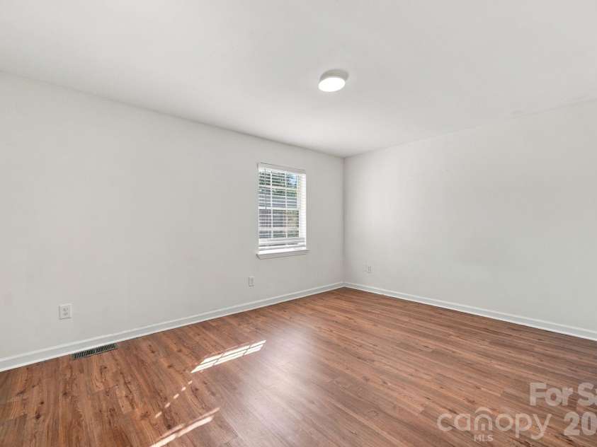 11023 Hunter Trail Lane, Charlotte, NC 28226.  MLS# CAR4428129, YatesRealty ID 53262. 