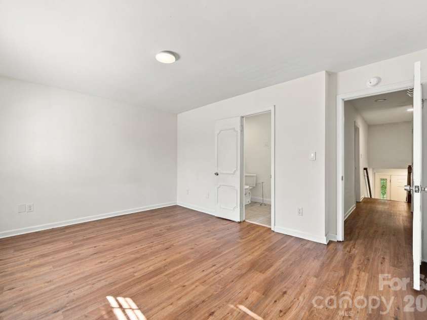 11023 Hunter Trail Lane, Charlotte, NC 28226.  MLS# CAR4428129, YatesRealty ID 53262. 