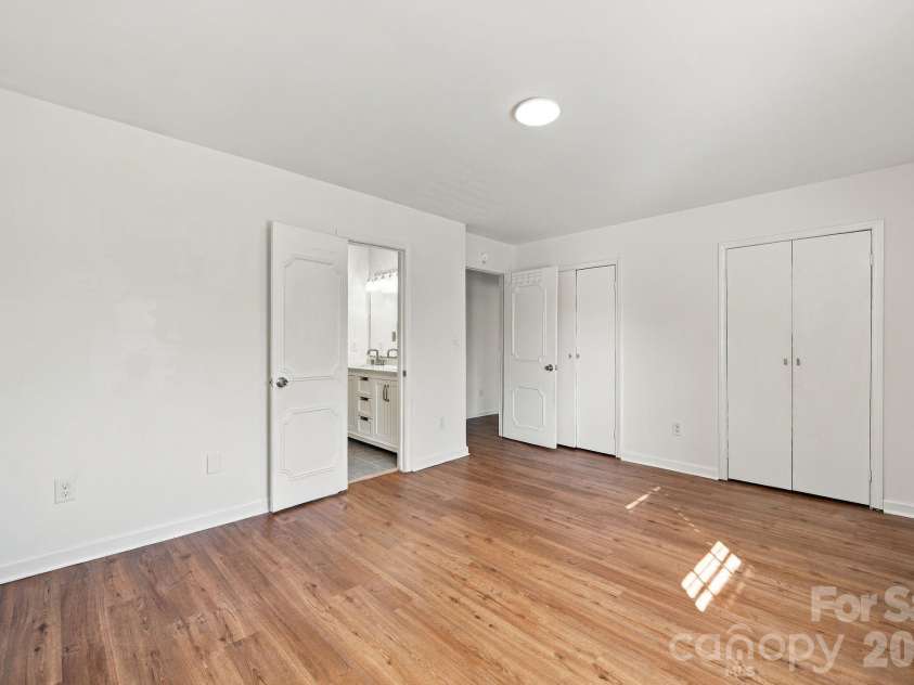 11023 Hunter Trail Lane, Charlotte, NC 28226.  MLS# CAR4428129, YatesRealty ID 53262. 