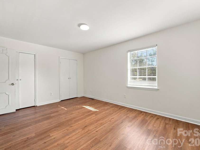 11023 Hunter Trail Lane, Charlotte, NC 28226.  MLS# CAR4428129, YatesRealty ID 53262. 