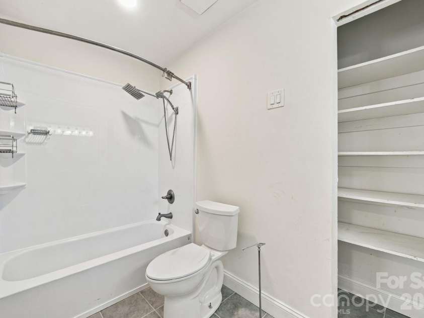 11023 Hunter Trail Lane, Charlotte, NC 28226.  MLS# CAR4428129, YatesRealty ID 53262. 