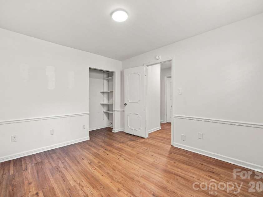 11023 Hunter Trail Lane, Charlotte, NC 28226.  MLS# CAR4428129, YatesRealty ID 53262. 