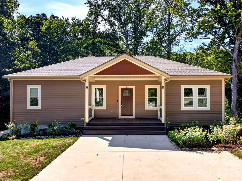 131 Ridge Road, Candler, NC 28715.  MLS# CAR4427732, YatesRealty ID 53263. 