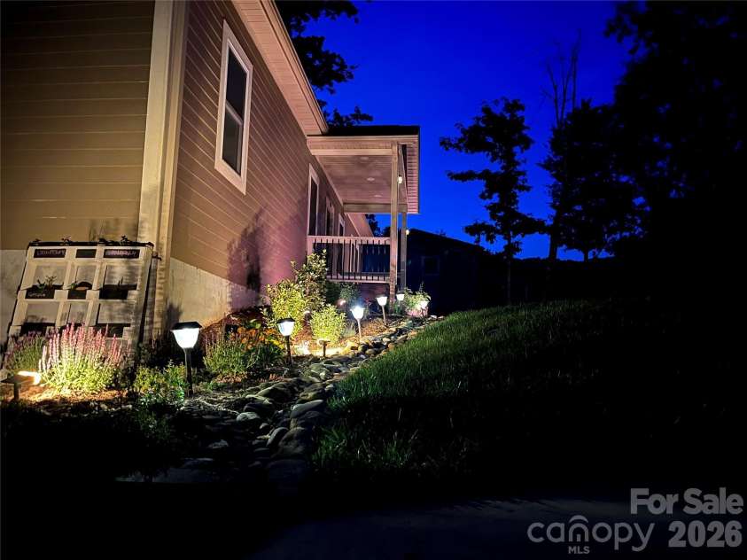131 Ridge Road, Candler, NC 28715.  MLS# CAR4427732, YatesRealty ID 53263. 