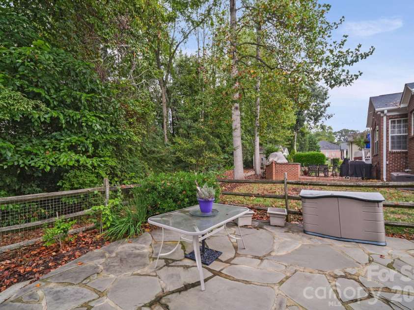 7712 Woodcrest Drive, Stanley, NC 28164.  MLS# CAR4424224, YatesRealty ID 53267. 