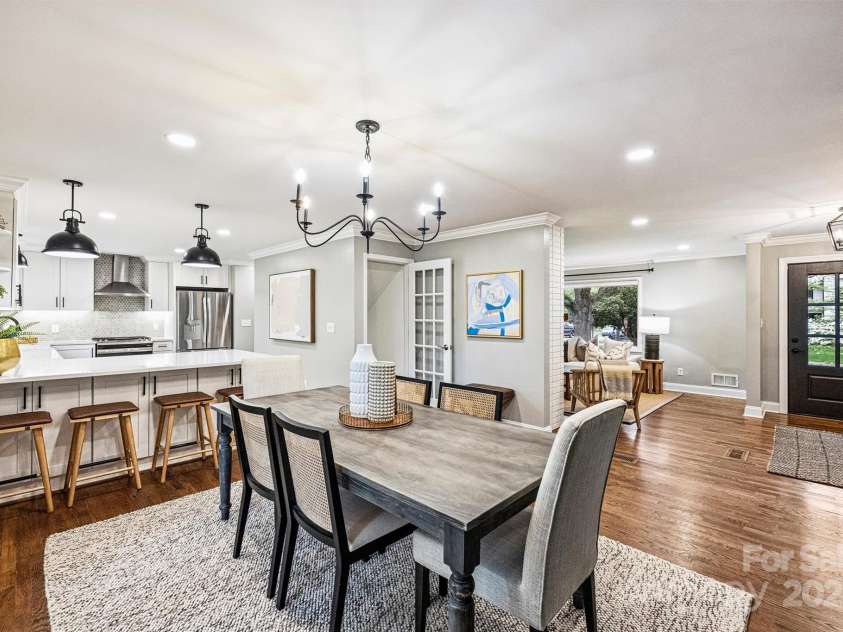 500 Lansdowne Road, Charlotte, NC 28270.  MLS# CAR4240388, YatesRealty ID 5327. Dining Area