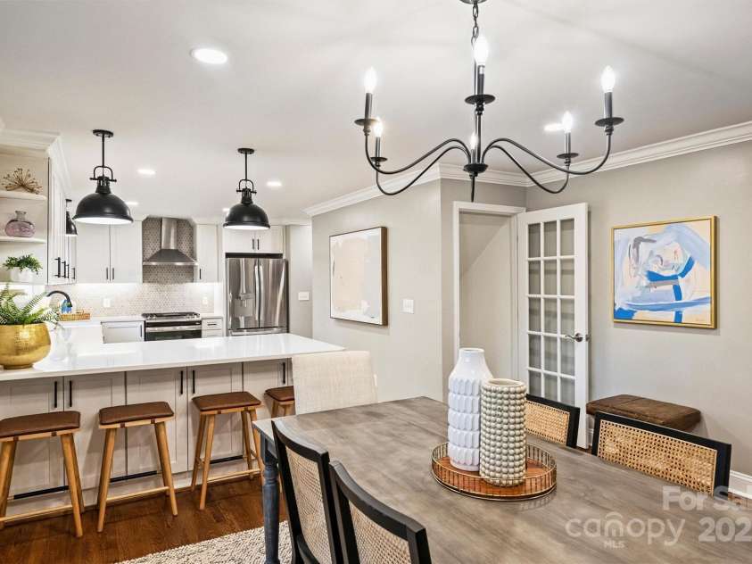 500 Lansdowne Road, Charlotte, NC 28270.  MLS# CAR4240388, YatesRealty ID 5327. Dining Area