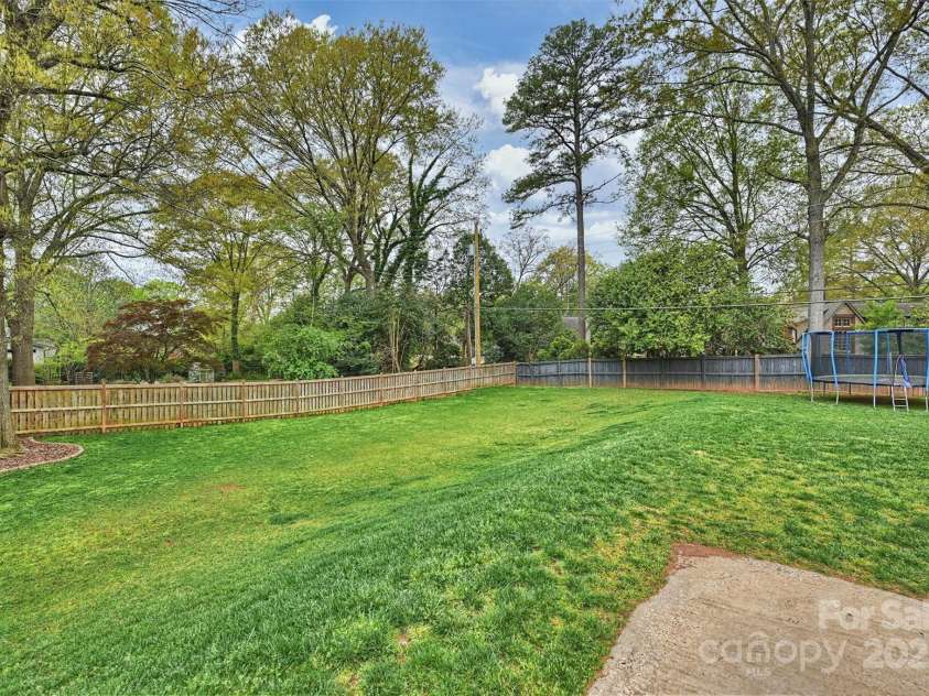 500 Lansdowne Road, Charlotte, NC 28270.  MLS# CAR4240388, YatesRealty ID 5327. One-car attached garage.