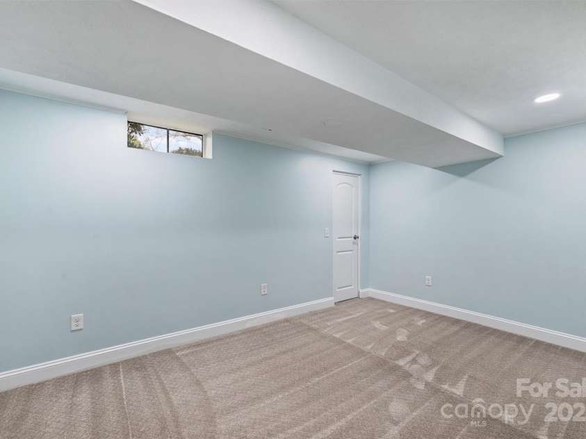 500 Lansdowne Road, Charlotte, NC 28270.  MLS# CAR4240388, YatesRealty ID 5327. Third Bedroom (Lower Level)