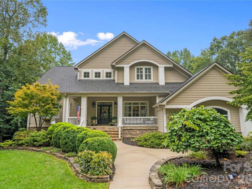 1637 Olmsted Drive, Asheville, NC 28803.  MLS# CAR4423274, YatesRealty ID 53270. 