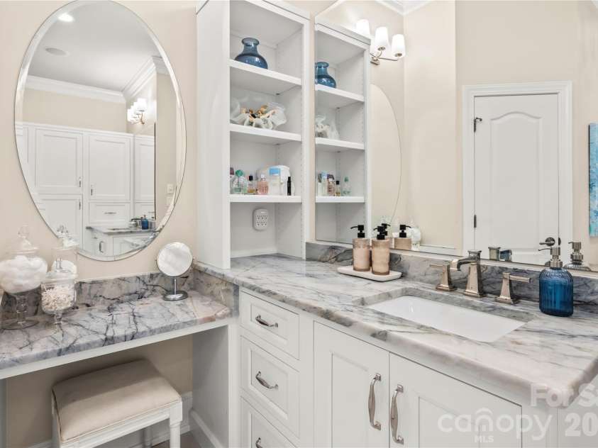 1637 Olmsted Drive, Asheville, NC 28803.  MLS# CAR4423274, YatesRealty ID 53270. 