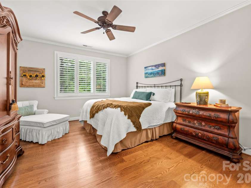 1637 Olmsted Drive, Asheville, NC 28803.  MLS# CAR4423274, YatesRealty ID 53270. 