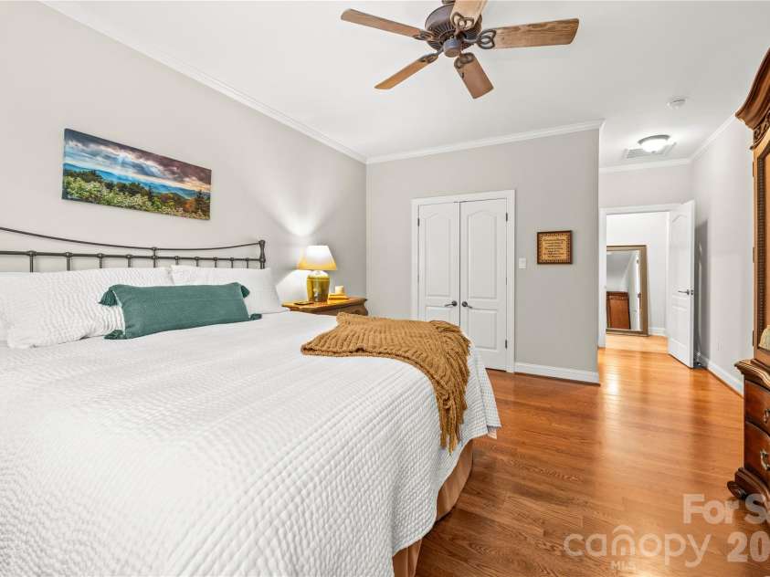 1637 Olmsted Drive, Asheville, NC 28803.  MLS# CAR4423274, YatesRealty ID 53270. 