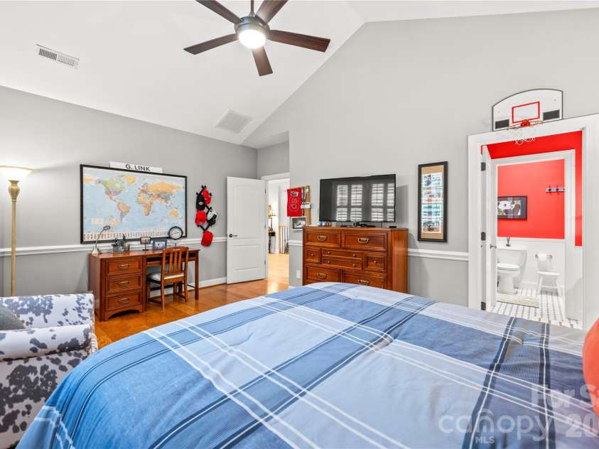 1637 Olmsted Drive, Asheville, NC 28803.  MLS# CAR4423274, YatesRealty ID 53270. 