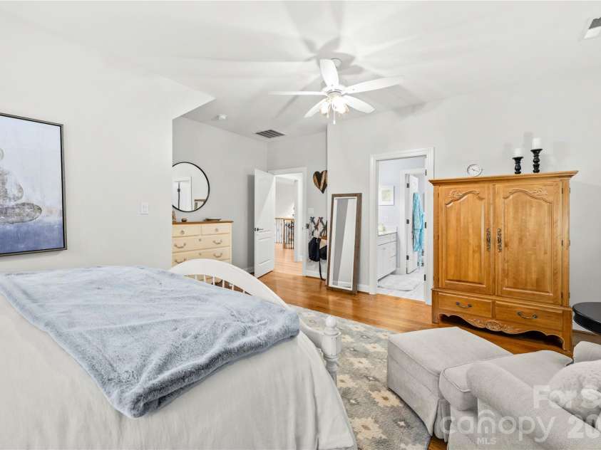 1637 Olmsted Drive, Asheville, NC 28803.  MLS# CAR4423274, YatesRealty ID 53270. 