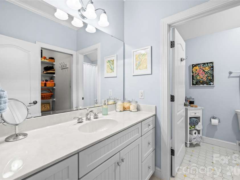 1637 Olmsted Drive, Asheville, NC 28803.  MLS# CAR4423274, YatesRealty ID 53270. 