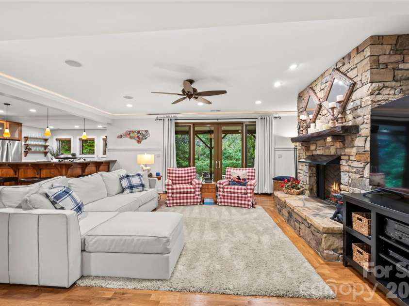 1637 Olmsted Drive, Asheville, NC 28803.  MLS# CAR4423274, YatesRealty ID 53270. 