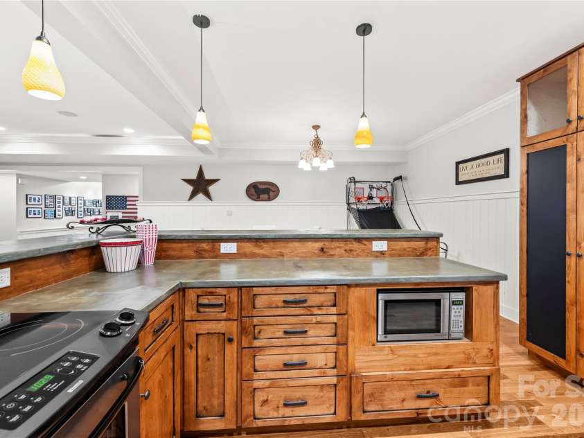1637 Olmsted Drive, Asheville, NC 28803.  MLS# CAR4423274, YatesRealty ID 53270. 