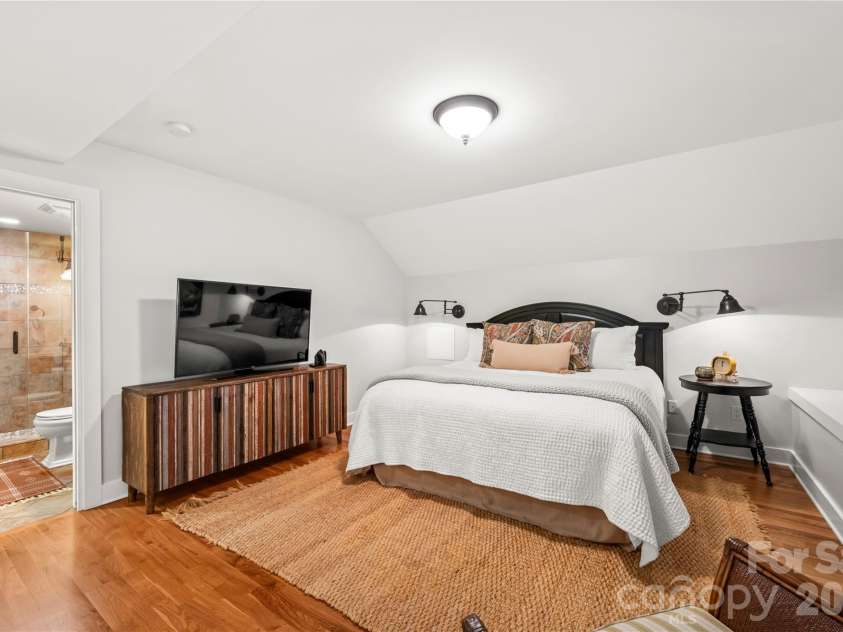 1637 Olmsted Drive, Asheville, NC 28803.  MLS# CAR4423274, YatesRealty ID 53270. 
