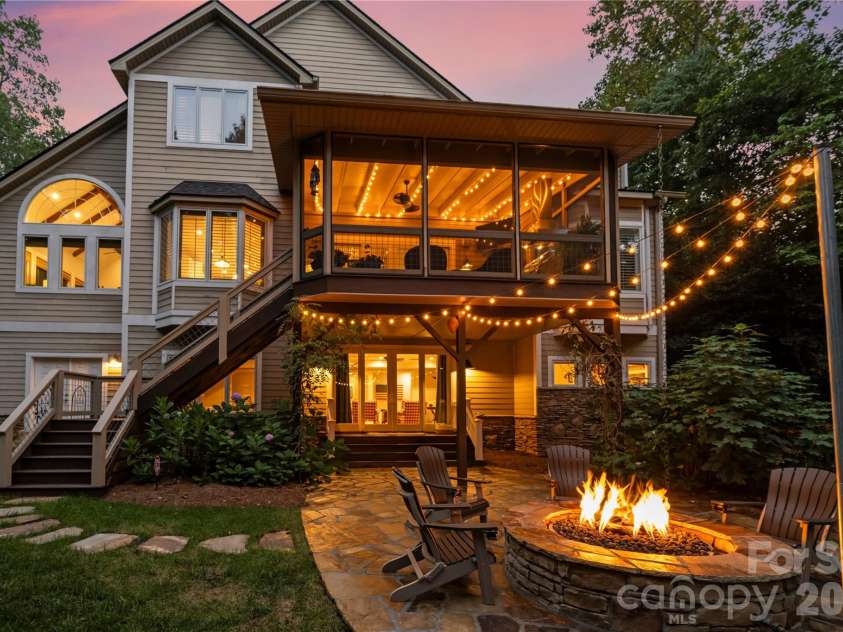 1637 Olmsted Drive, Asheville, NC 28803.  MLS# CAR4423274, YatesRealty ID 53270. 