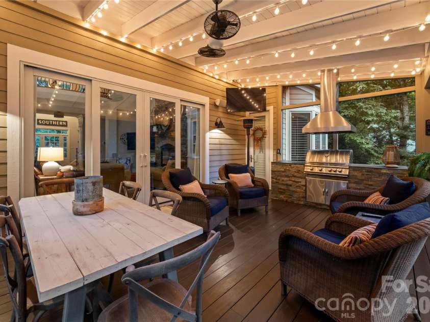 1637 Olmsted Drive, Asheville, NC 28803.  MLS# CAR4423274, YatesRealty ID 53270. 