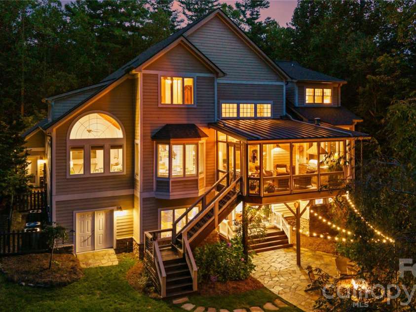 1637 Olmsted Drive, Asheville, NC 28803.  MLS# CAR4423274, YatesRealty ID 53270. 
