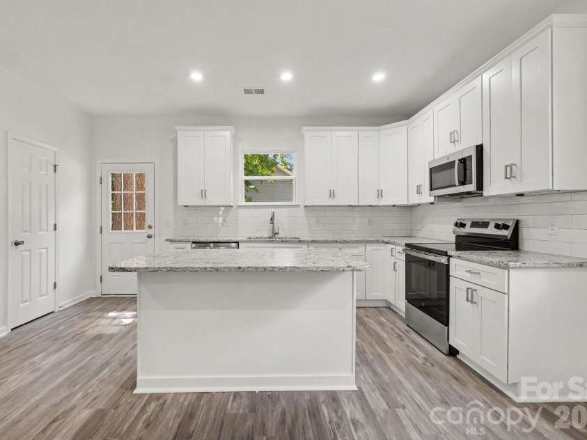 113 Spencer Street, Salisbury, NC 28039.  MLS# CAR4425223, YatesRealty ID 53271. 