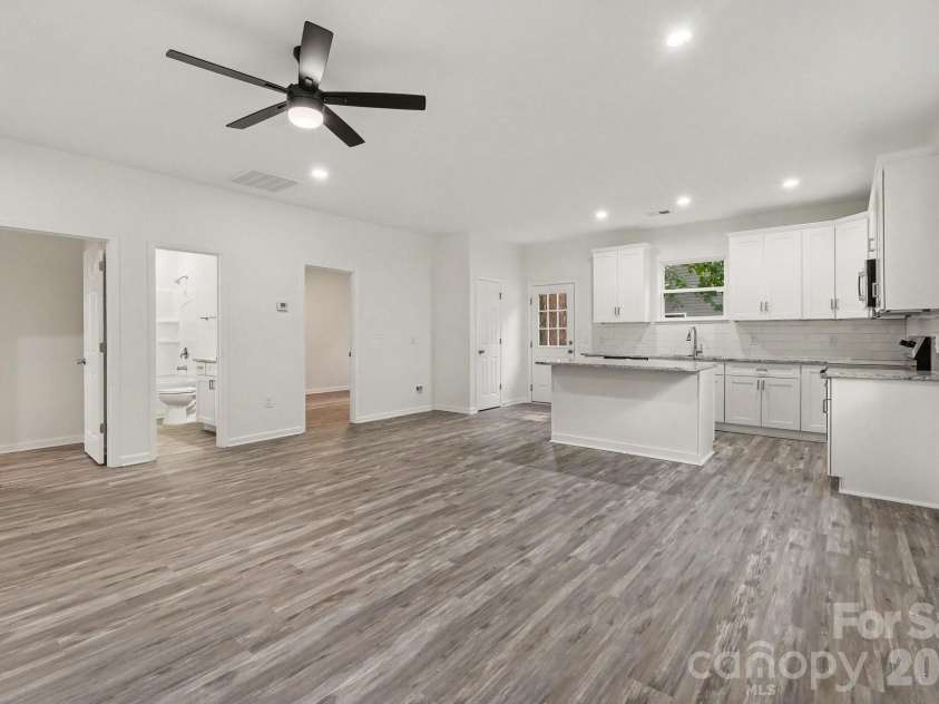 113 Spencer Street, Salisbury, NC 28039.  MLS# CAR4425223, YatesRealty ID 53271. 