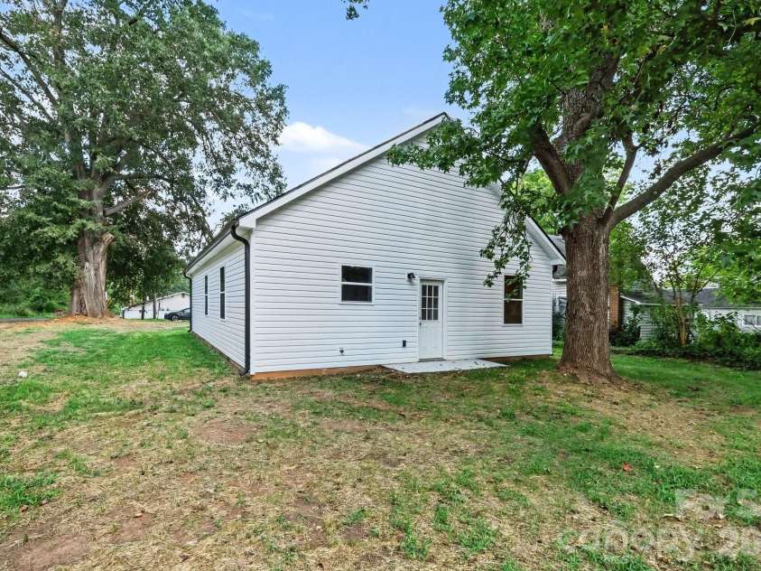113 Spencer Street, Salisbury, NC 28039.  MLS# CAR4425223, YatesRealty ID 53271. 