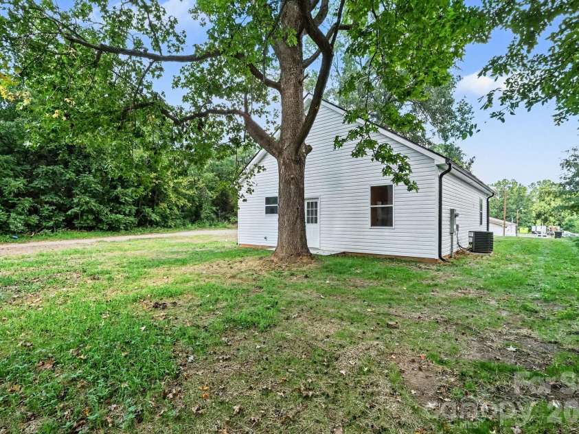 113 Spencer Street, Salisbury, NC 28039.  MLS# CAR4425223, YatesRealty ID 53271. 