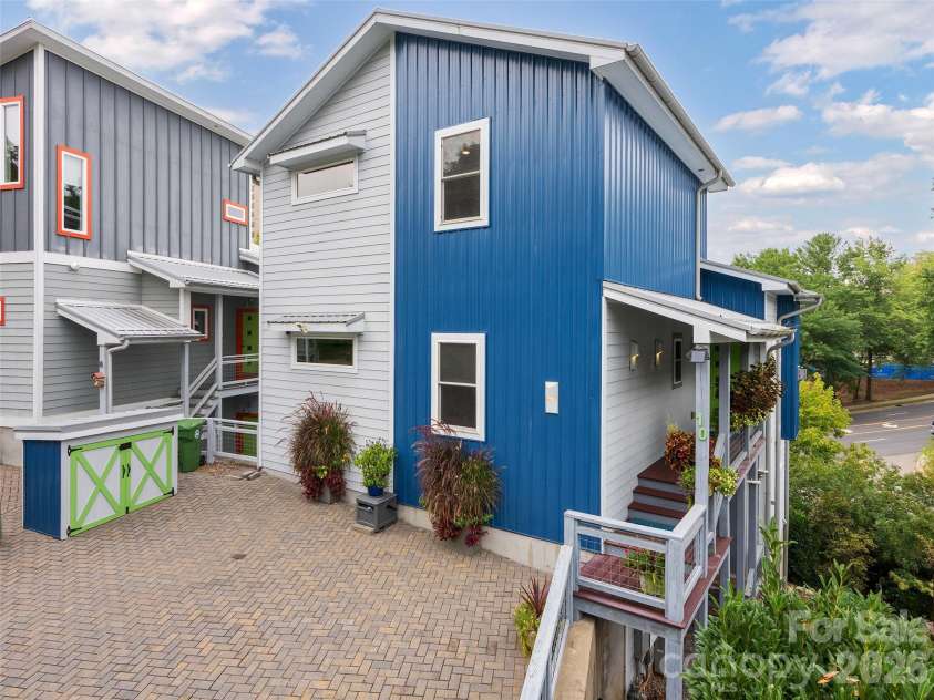 10 Birdhouse Row, Asheville, NC 28801.  MLS# CAR4426008, YatesRealty ID 53273. 