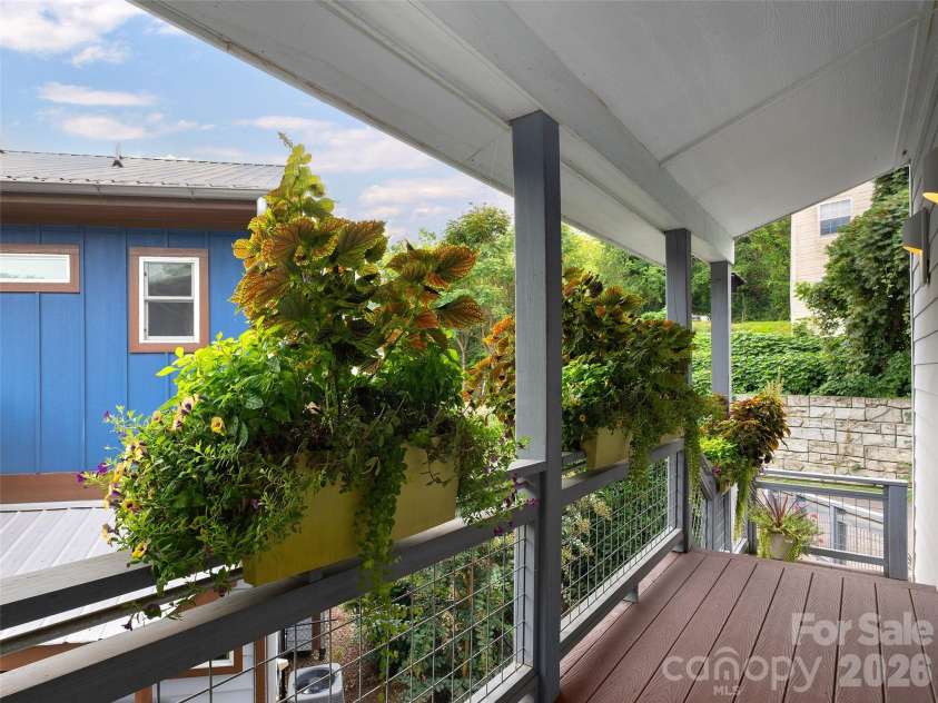 10 Birdhouse Row, Asheville, NC 28801.  MLS# CAR4426008, YatesRealty ID 53273. 