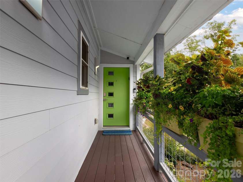 10 Birdhouse Row, Asheville, NC 28801.  MLS# CAR4426008, YatesRealty ID 53273. 