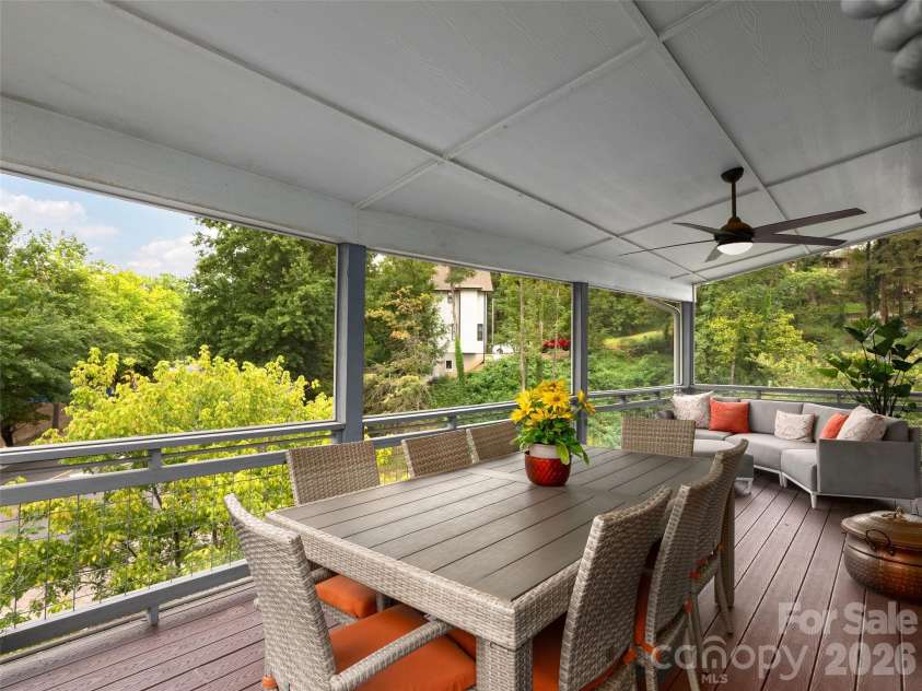 10 Birdhouse Row, Asheville, NC 28801.  MLS# CAR4426008, YatesRealty ID 53273. 