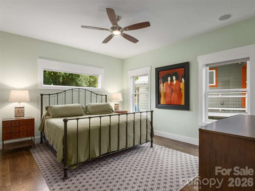 10 Birdhouse Row, Asheville, NC 28801.  MLS# CAR4426008, YatesRealty ID 53273. 