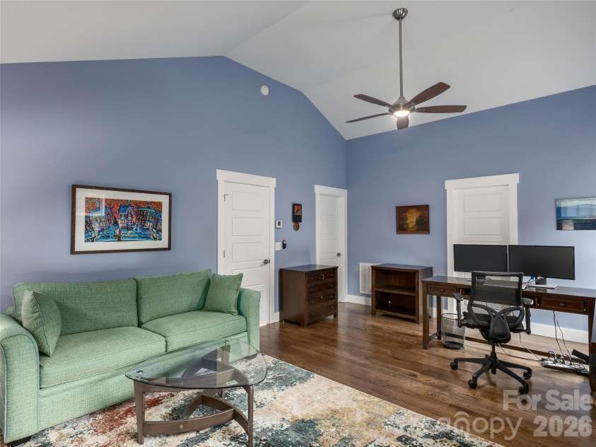 10 Birdhouse Row, Asheville, NC 28801.  MLS# CAR4426008, YatesRealty ID 53273. 