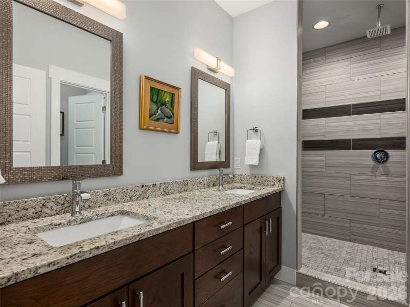 10 Birdhouse Row, Asheville, NC 28801.  MLS# CAR4426008, YatesRealty ID 53273. 